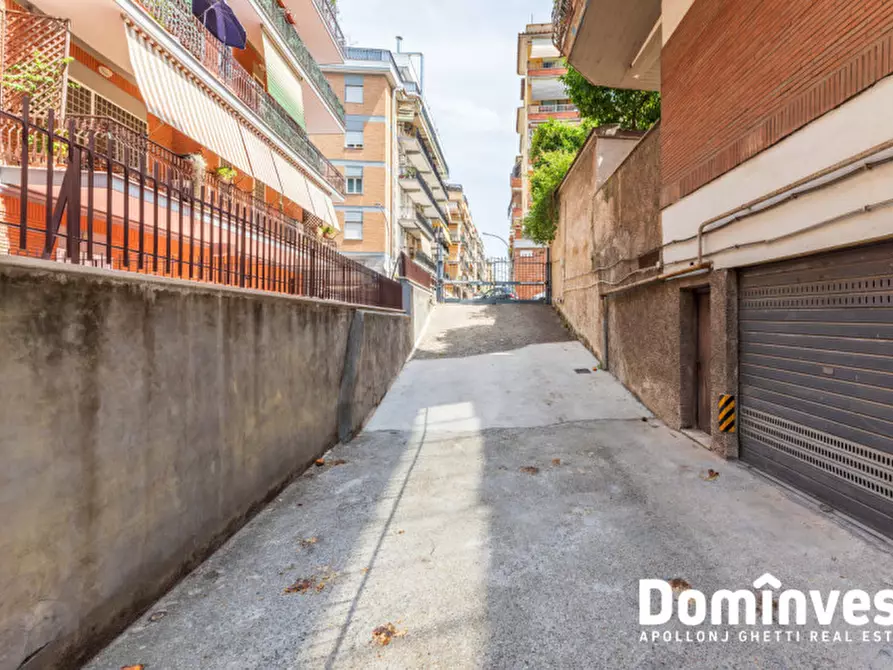 Immagine 31 di Appartamento in vendita  in Via Adolfo Albertazzi a Roma