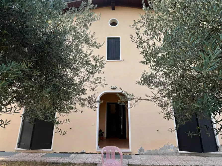 Immagine 1 di Villa in vendita  in VIA ZAMBONINA 19 a Vigasio
