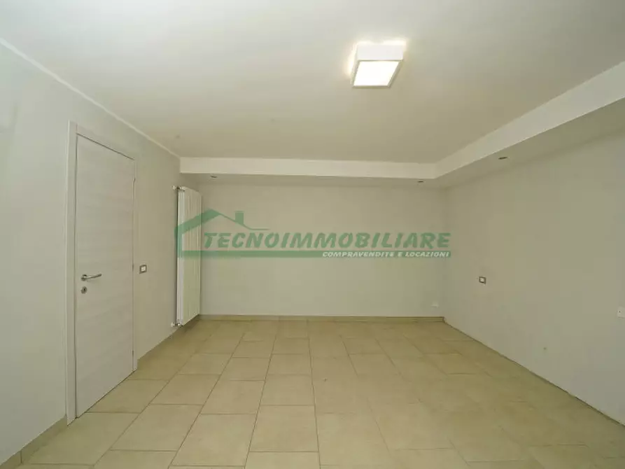 Immagine 29 di Casa indipendente in vendita  a Salò