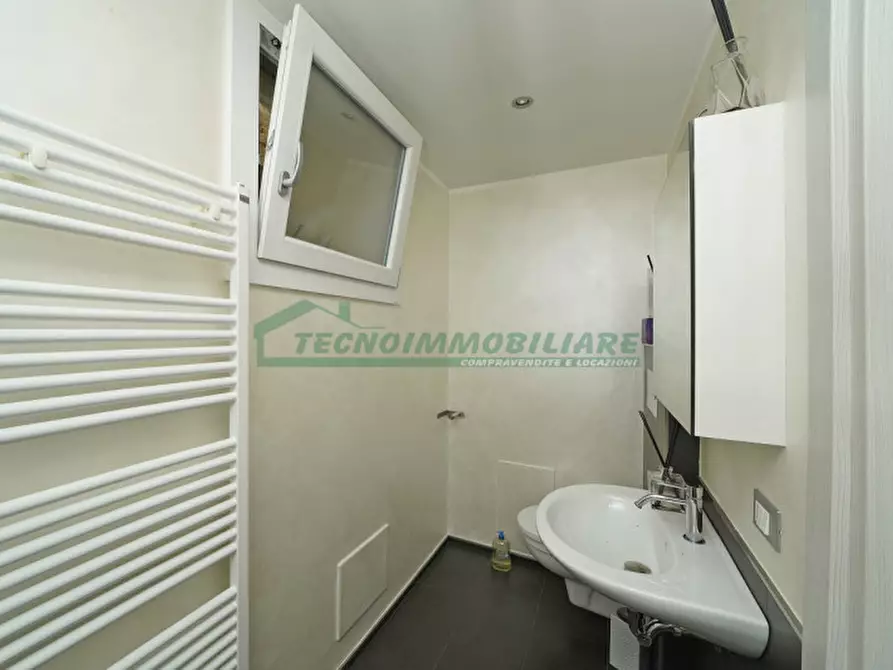 Immagine 31 di Casa indipendente in vendita  a Salò