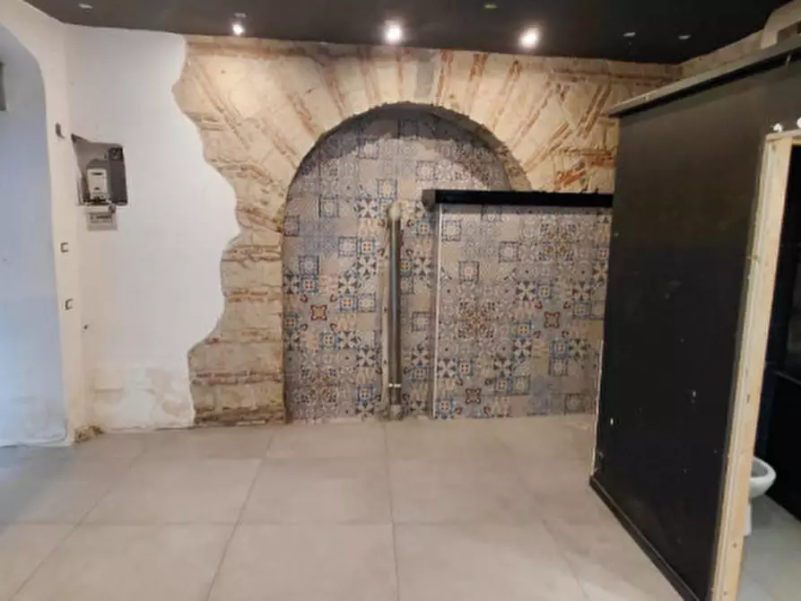 Immagine 6 di Attività commerciale in affitto  in Via nicotera 43 a Napoli