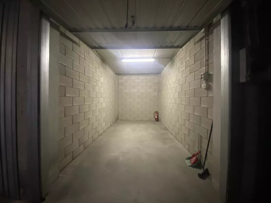Immagine 1 di Garage in affitto  in Via Matteo Bartoli 19/a a Torino