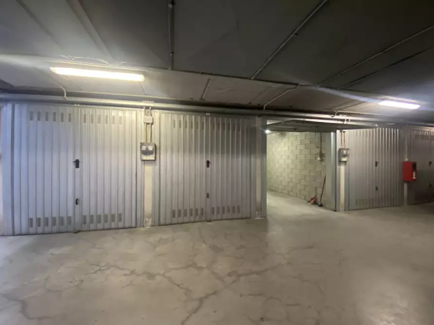 Immagine 3 di Garage in affitto  in Via Matteo Bartoli 19/a a Torino