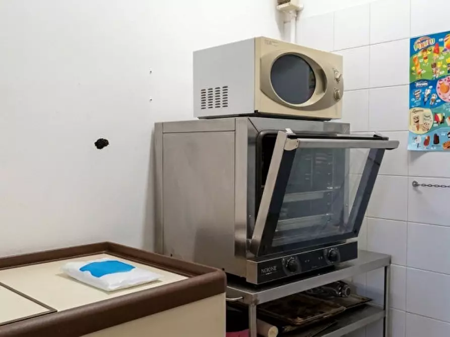 Immagine 12 di Attività commerciale in vendita  in Via Bologna 31 a Torino