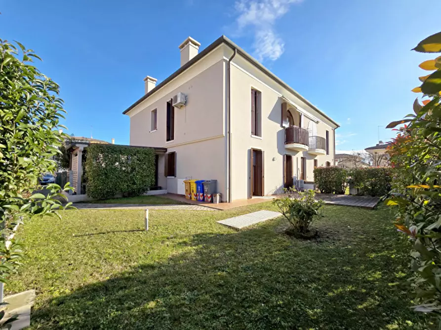 Immagine 1 di Appartamento in vendita  a Ponzano Veneto
