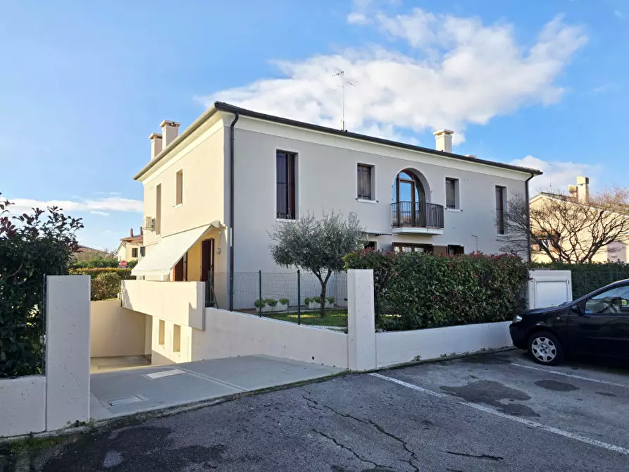 Immagine 2 di Appartamento in vendita  a Ponzano Veneto