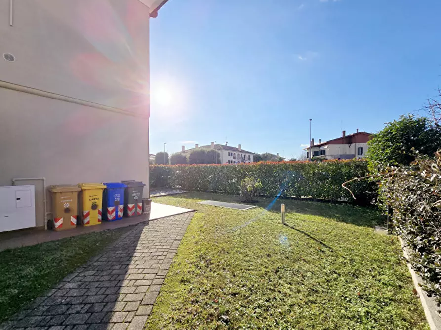 Immagine 15 di Appartamento in vendita  a Ponzano Veneto