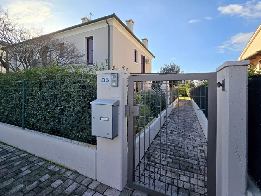 Immagine 17 di Appartamento in vendita  a Ponzano Veneto