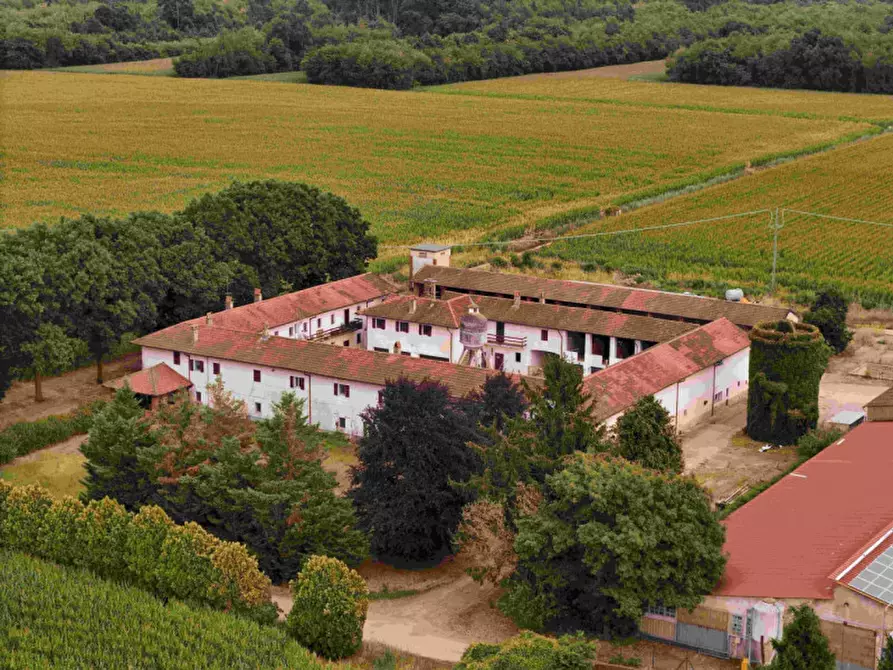 Immagine 2 di Villa in vendita  in Via Turbighina, 1 a Castano Primo