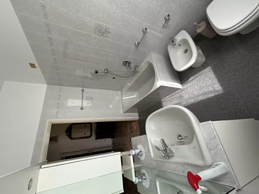 Immagine 7 di Appartamento in vendita  in Via Giacomo Matteotti, 27 a Gorla Minore