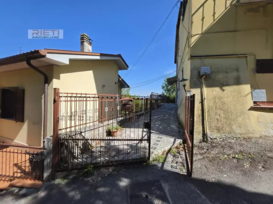 Immagine 1 di Casa indipendente in vendita  in Via Pistignano a Rieti