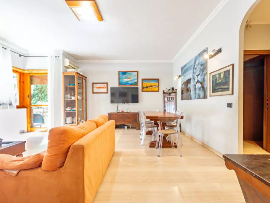 Immagine 8 di Appartamento in vendita  in Via delle Baleari 225 a Roma