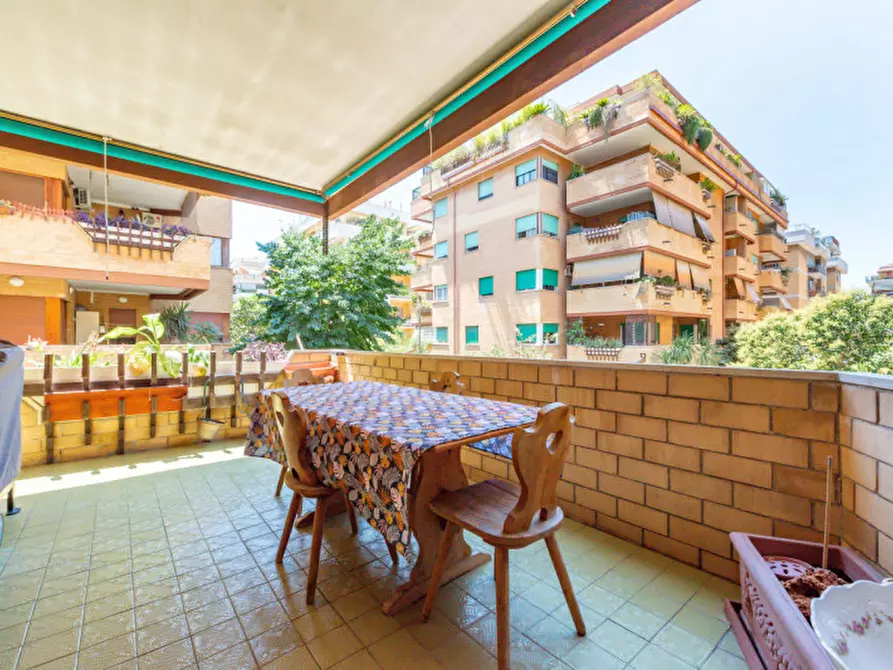 Immagine 10 di Appartamento in vendita  in Via delle Baleari 225 a Roma