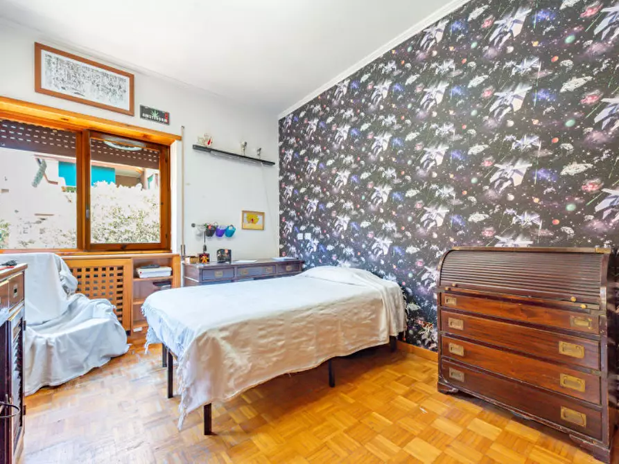 Immagine 19 di Appartamento in vendita  in Via delle Baleari 225 a Roma