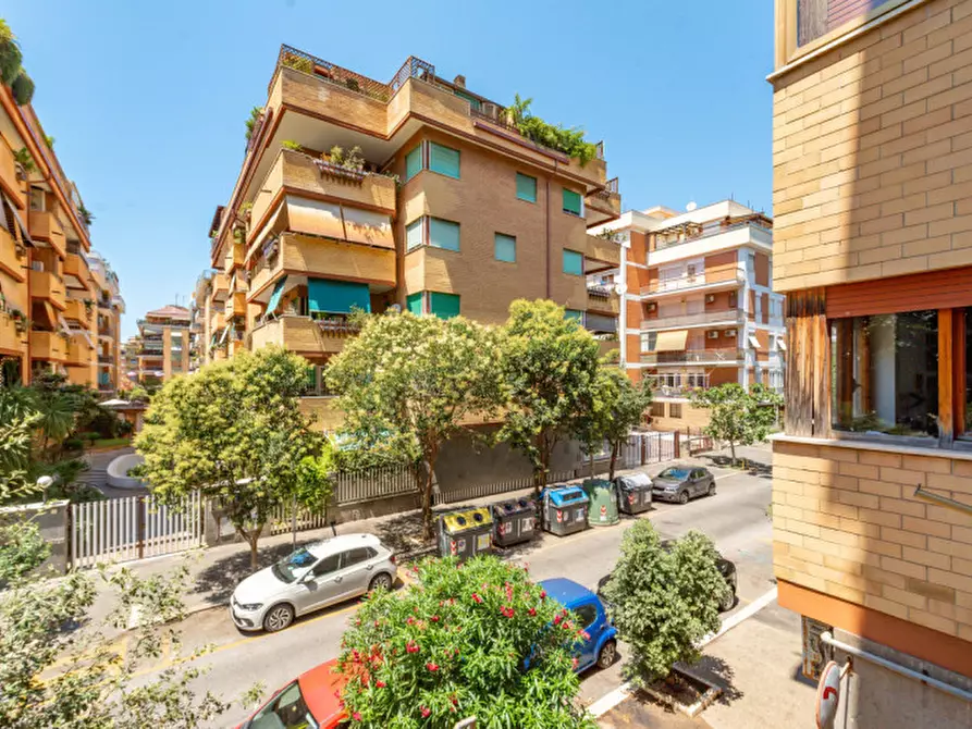 Immagine 34 di Appartamento in vendita  in Via delle Baleari 225 a Roma