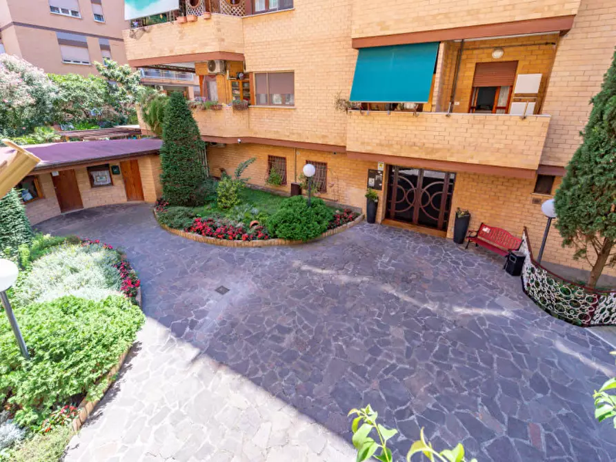 Immagine 37 di Appartamento in vendita  in Via delle Baleari 225 a Roma