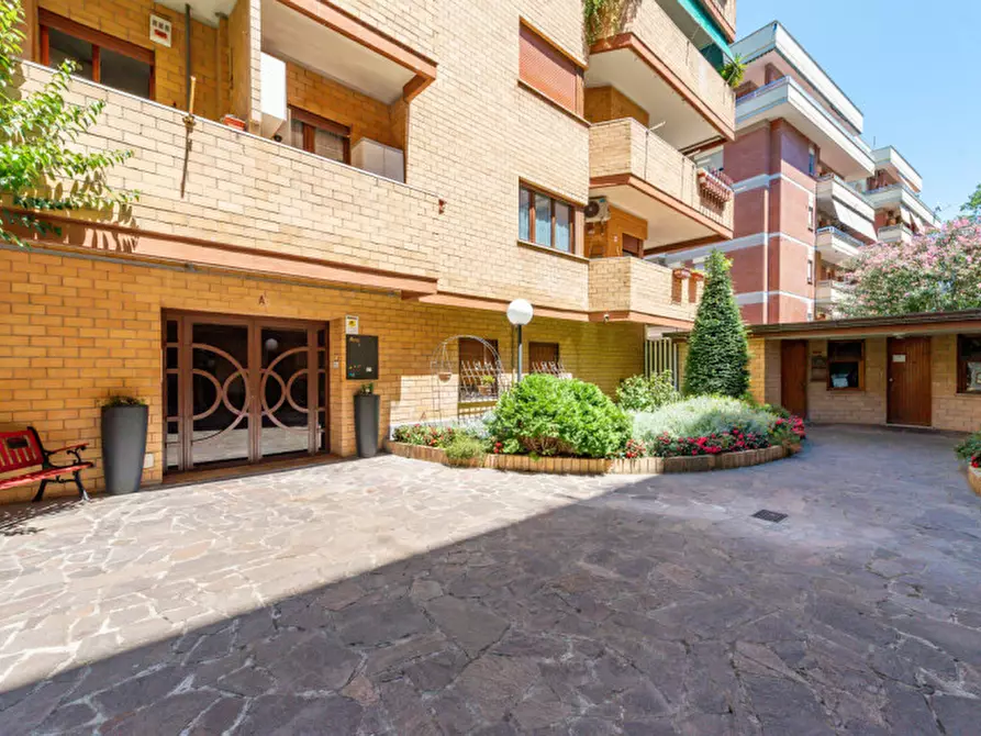 Immagine 42 di Appartamento in vendita  in Via delle Baleari 225 a Roma