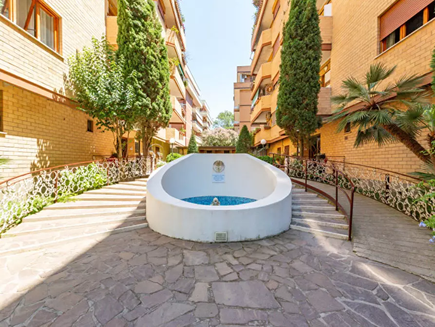 Immagine 43 di Appartamento in vendita  in Via delle Baleari 225 a Roma