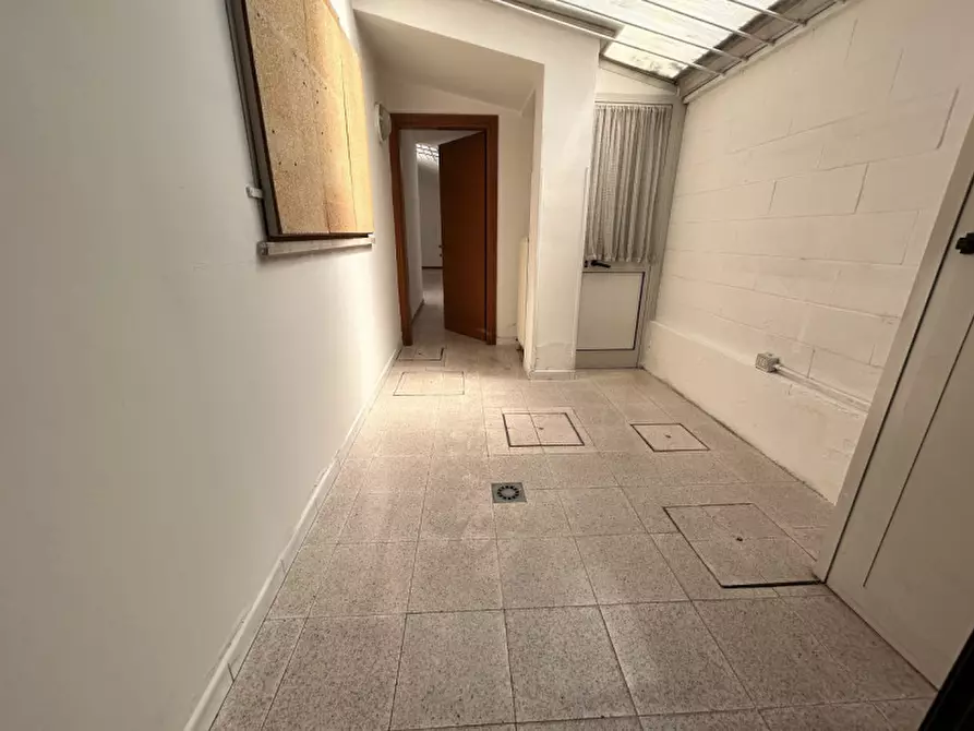 Immagine 4 di Negozio in vendita  in Viale della Pace, 287 a Vicenza