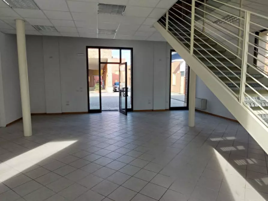 Immagine 7 di Negozio in affitto  in ingresso allo jutificio, 8 a Piazzola Sul Brenta