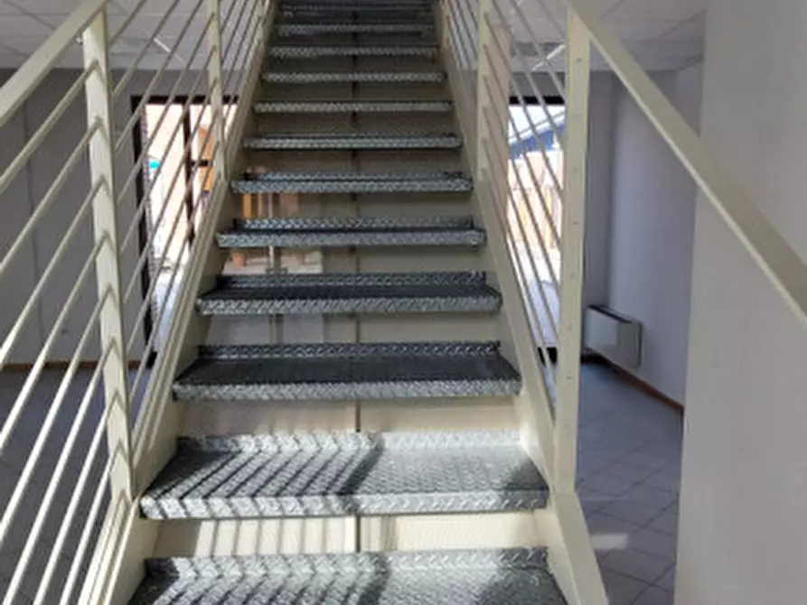 Immagine 8 di Negozio in affitto  in ingresso allo jutificio, 8 a Piazzola Sul Brenta