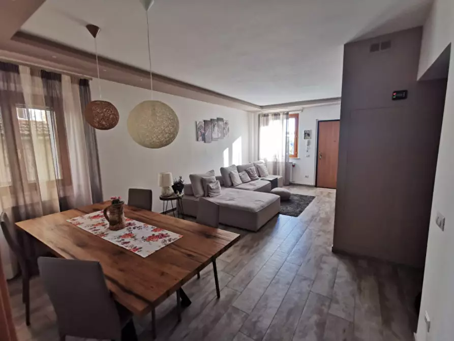 Immagine 2 di Villetta a schiera in vendita  a Sinalunga