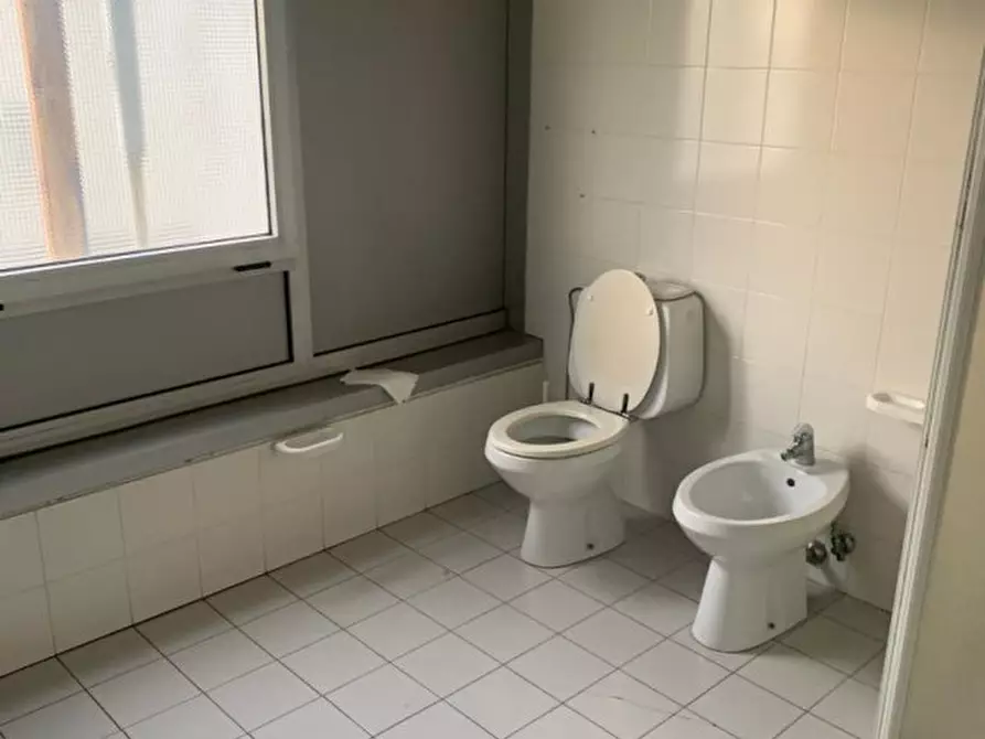 Immagine 10 di Ufficio in affitto  in Corso Stati Uniti a Padova