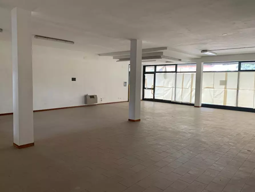 Immagine 1 di Attività commerciale in vendita  a Torrita Di Siena