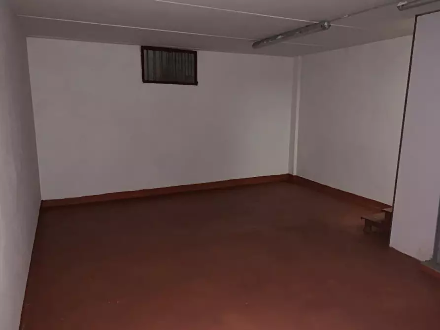 Immagine 7 di Attività commerciale in vendita  a Torrita Di Siena
