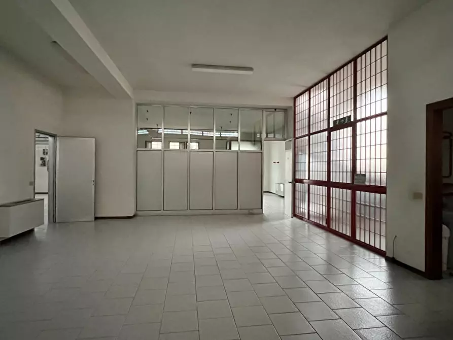 Immagine 2 di Laboratorio in affitto  in Via Linate a Caldogno