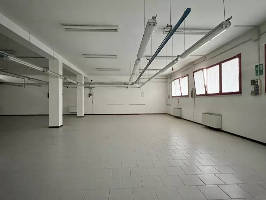 Immagine 4 di Laboratorio in affitto  in Via Linate a Caldogno
