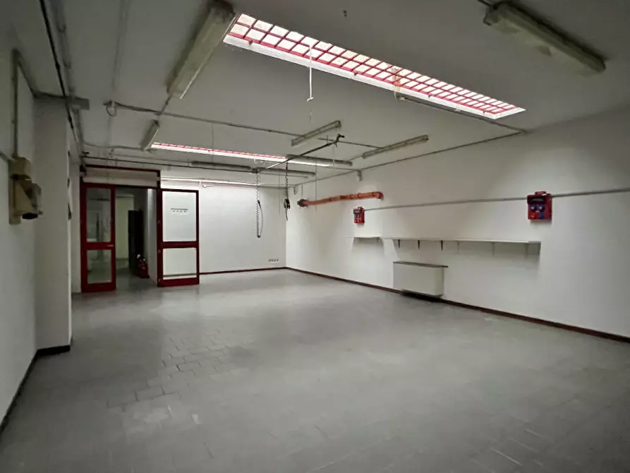 Immagine 5 di Laboratorio in affitto  in Via Linate a Caldogno