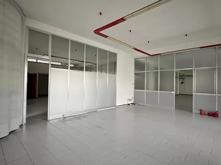 Immagine 8 di Laboratorio in affitto  in Via Linate a Caldogno