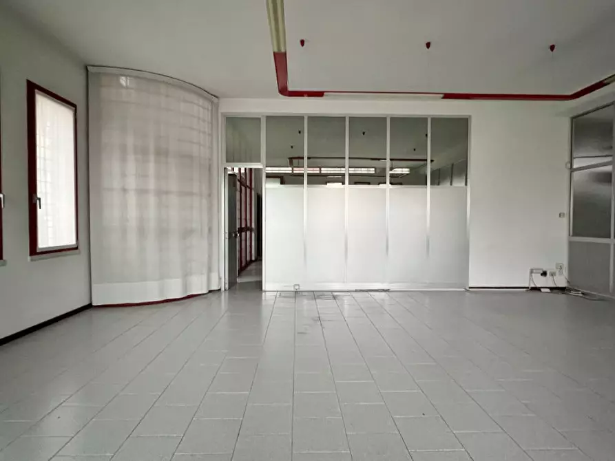 Immagine 9 di Laboratorio in affitto  in Via Linate a Caldogno