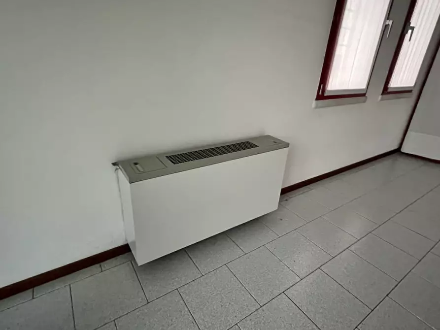 Immagine 11 di Laboratorio in affitto  in Via Linate a Caldogno