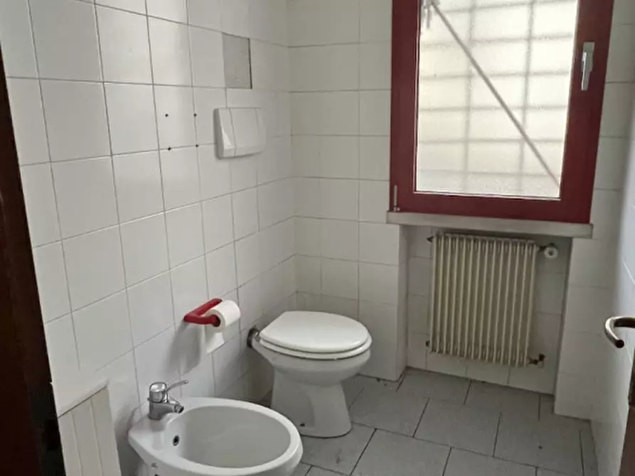 Immagine 14 di Laboratorio in affitto  in Via Linate a Caldogno