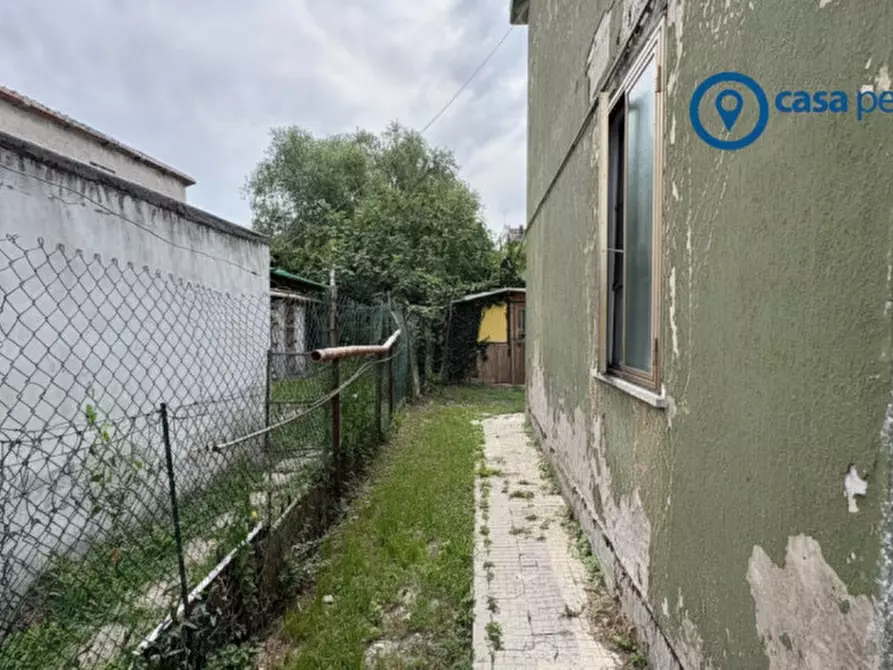 Immagine 15 di Appartamento in vendita  in Via Giuseppe Verdi a Crespino