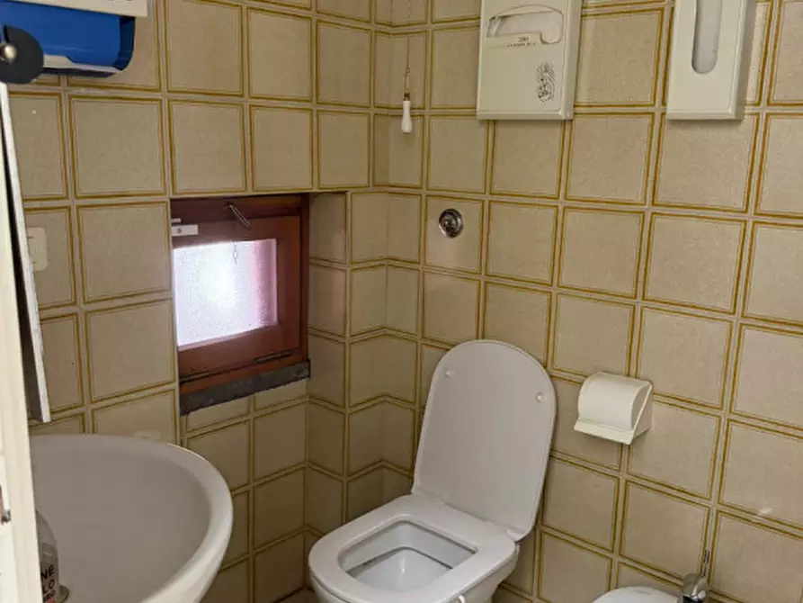 Immagine 13 di Ufficio in vendita  in Via Goffredo Spinedi, 5 a Monterotondo