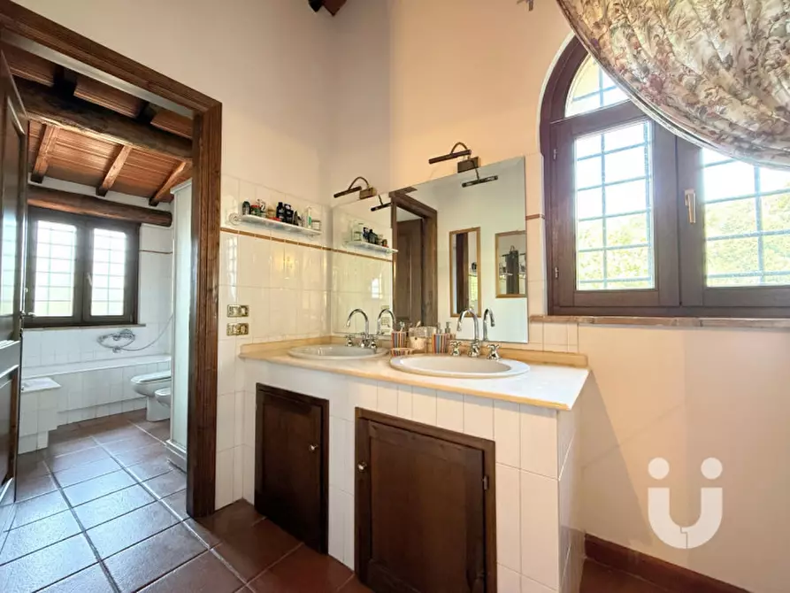 Immagine 29 di Villa in vendita  in Via di colle romano a Riano