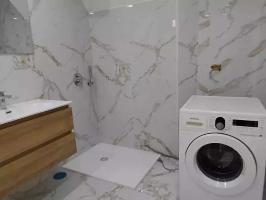 Immagine 16 di Appartamento in affitto  in vico miracoli 44 a Napoli