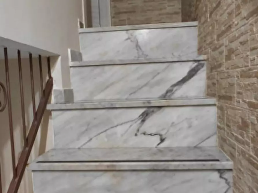 Immagine 18 di Appartamento in affitto  in vico miracoli 44 a Napoli