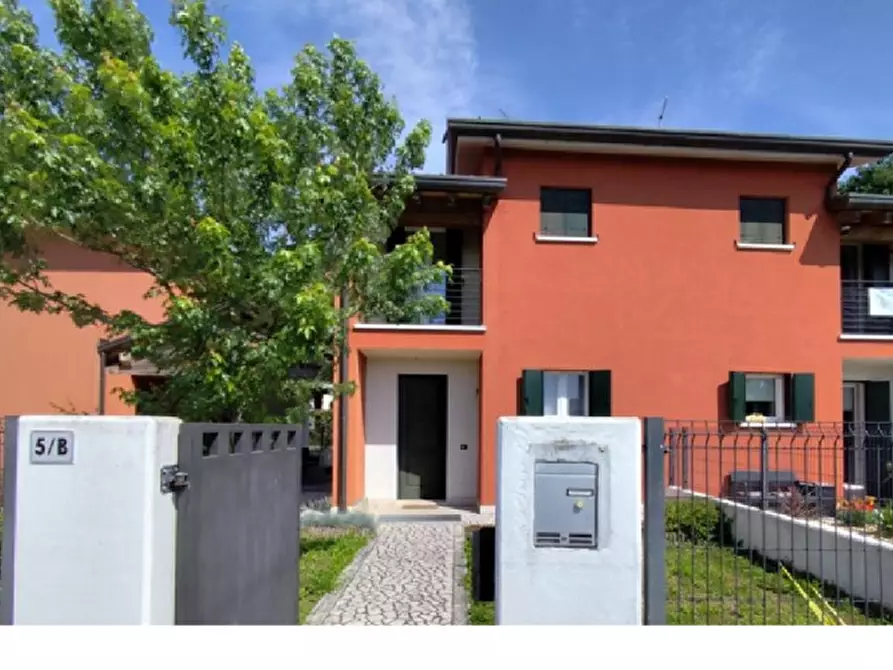 Immagine 1 di Villetta a schiera in vendita  in Via Fontanelle 5/b a Loria