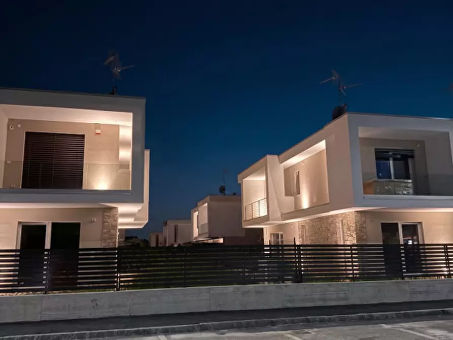 Immagine 2 di Villa in vendita  a Stezzano