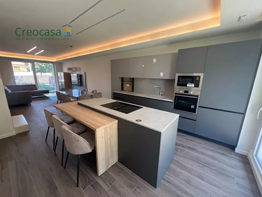 Immagine 9 di Villa in vendita  a Stezzano