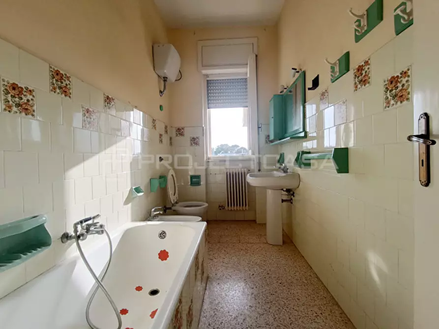 Immagine 13 di Appartamento in vendita  in Via Capitano Rizzelli 13 a Maglie