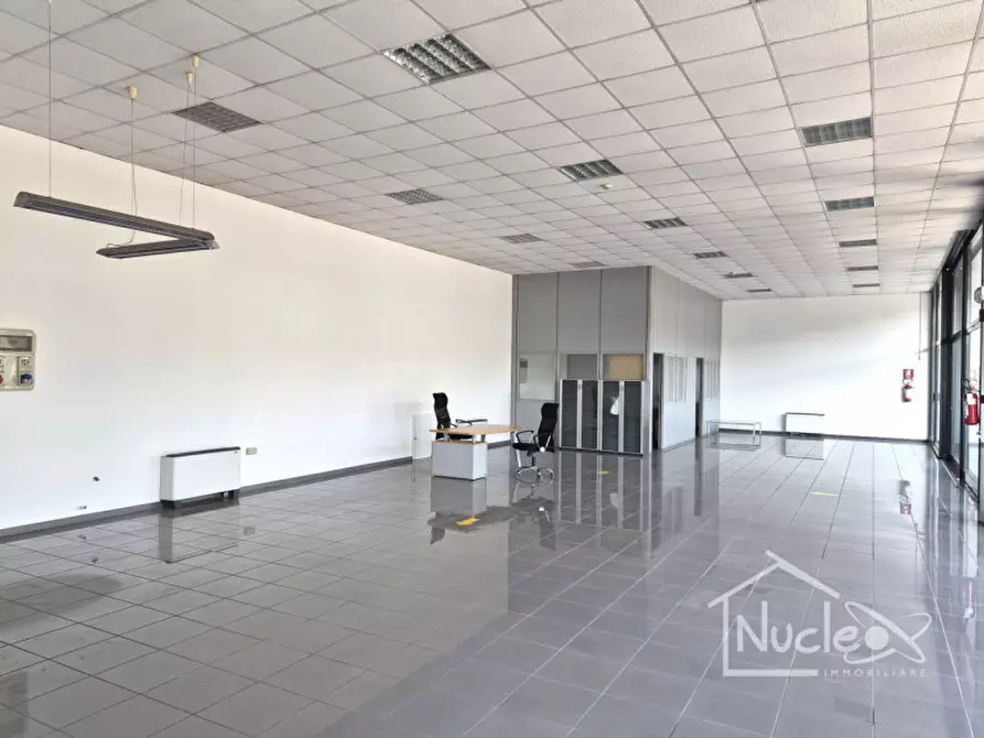 Immagine 2 di Capannone industriale in vendita  in Via Angelo Barovier a Abano Terme