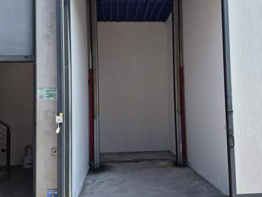 Immagine 7 di Capannone industriale in vendita  in Via Angelo Barovier a Abano Terme
