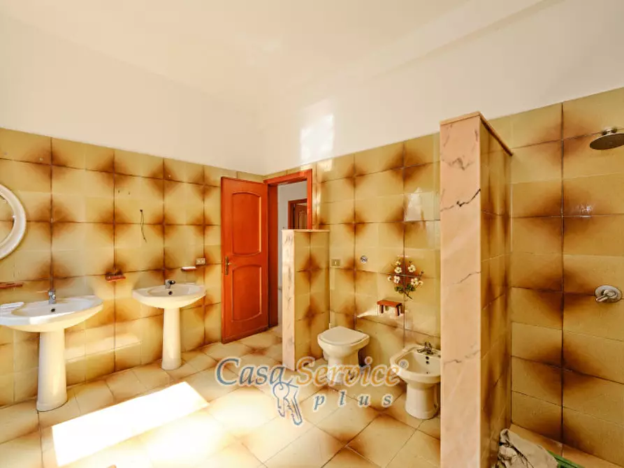 Immagine 41 di Villa in vendita  in Via Savona a Matino
