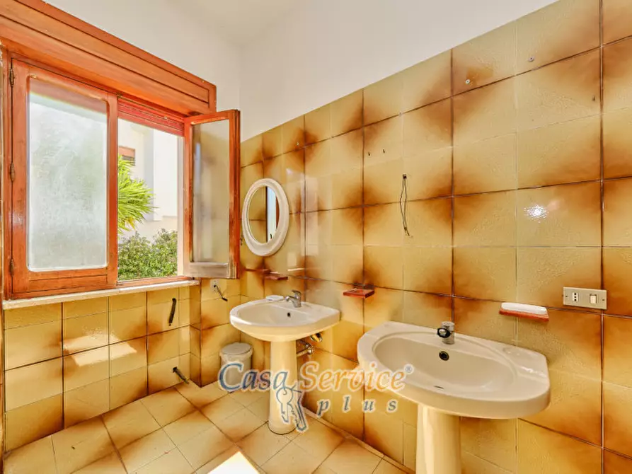 Immagine 42 di Villa in vendita  in Via Savona a Matino