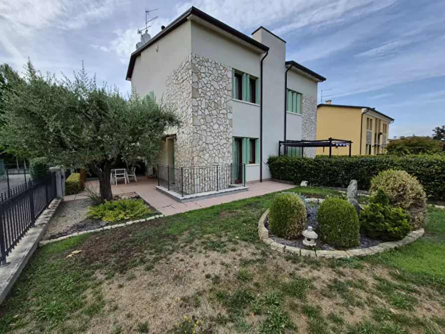 Immagine 4 di Casa quadrifamiliare in vendita  in via giovanni paolo II a Sossano